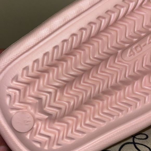 EVA Foam lite Slide New Pink Brick Pattern Comfortable Shower Slide - Picture 14 of 15